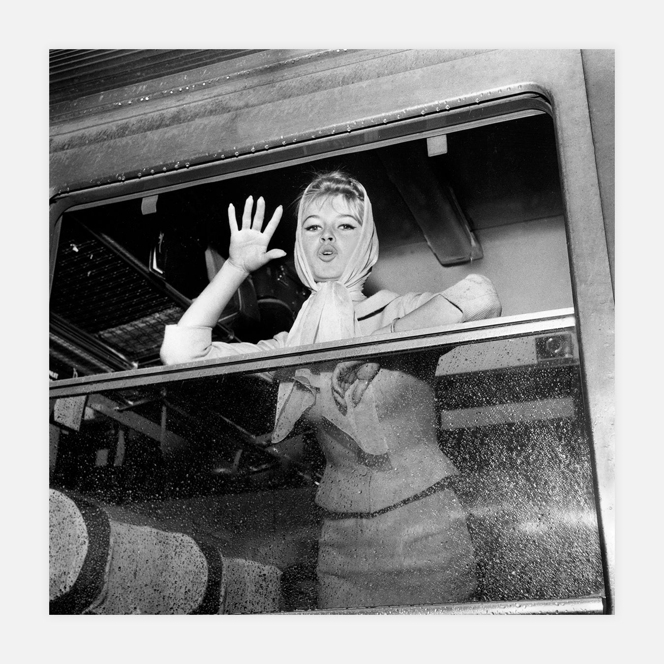 Brigitte Bardot en voyage pour l'Espagne - Photo d'art