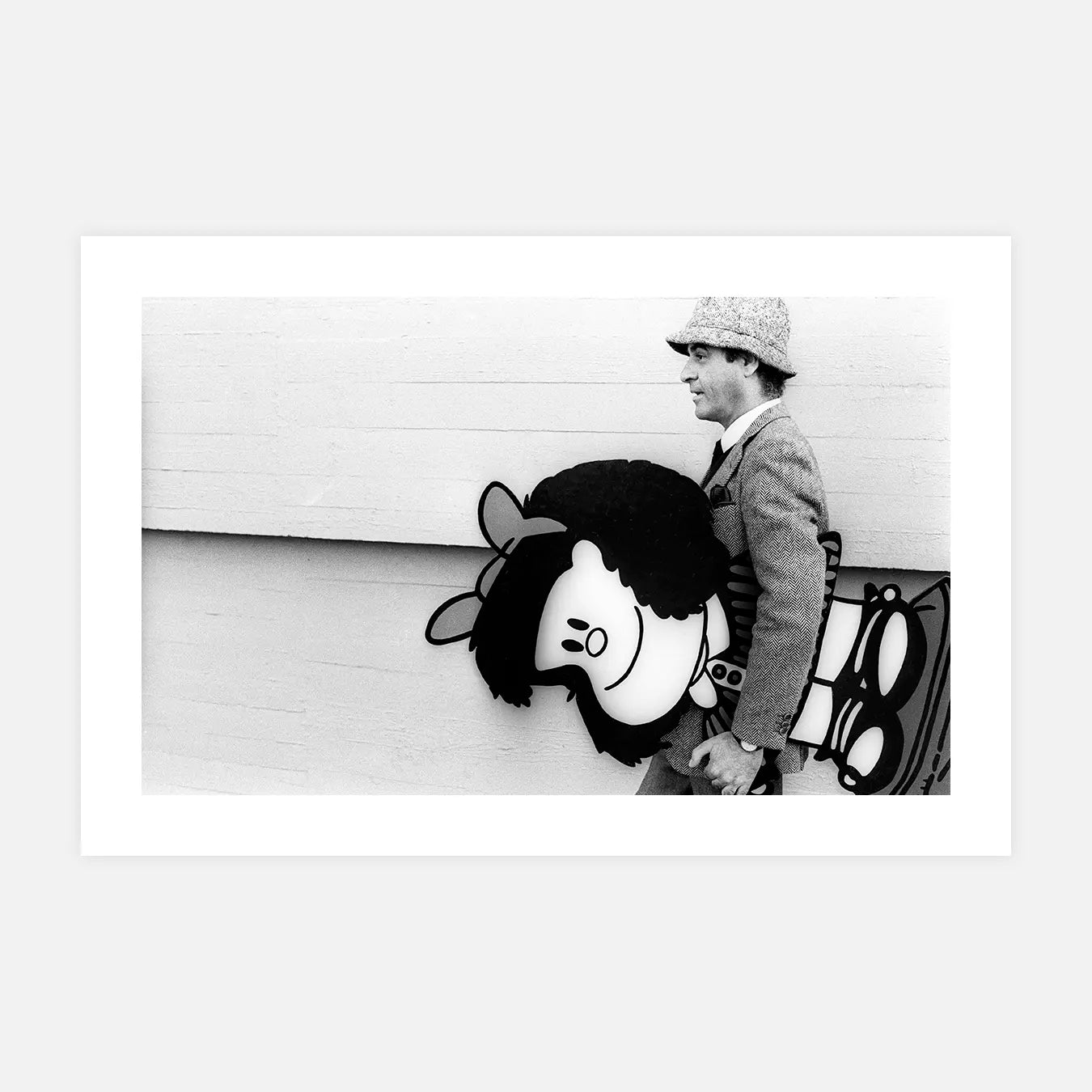 Le cartooniste Guino avec Mafalda - Photo d'art