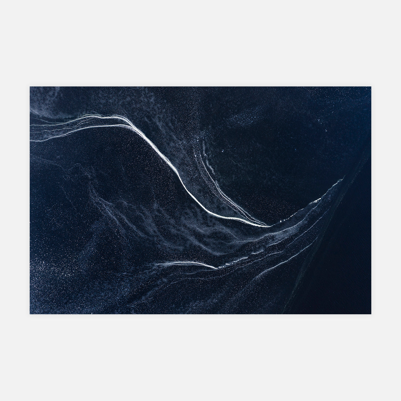 Une constellation de glace sur un lac dans le Morvan - Photo d'art