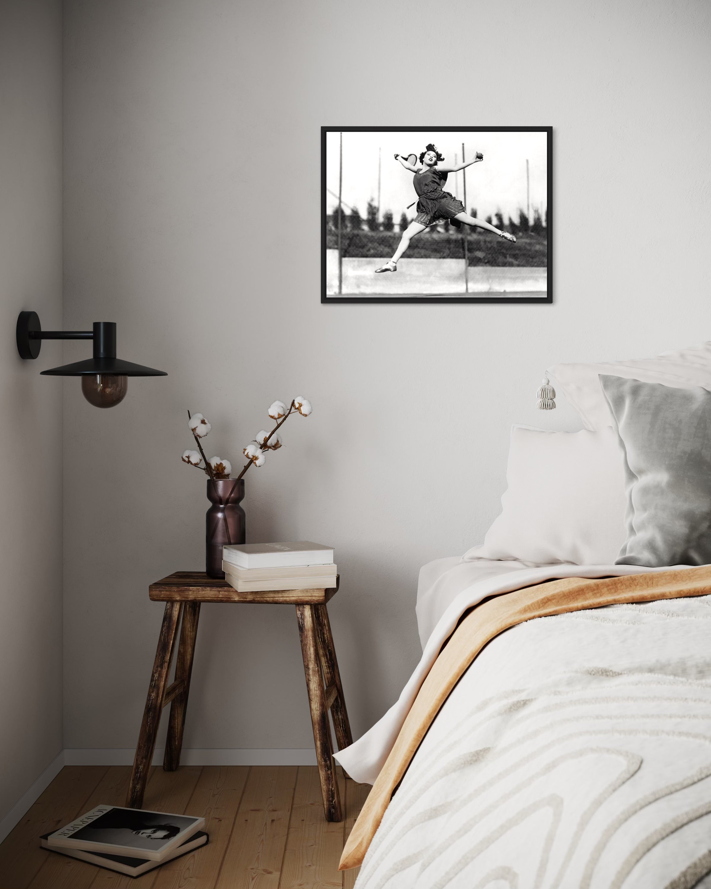 Saut d'une joueuse de tennis en Californie - Photo d'art